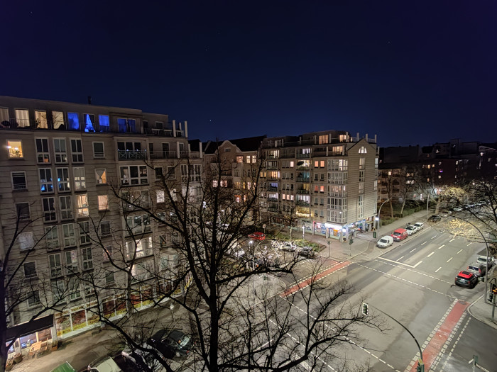 ... als auch mit der Superweitwinkelkamera. (Bild: Tobias Költzsch/Golem.de)